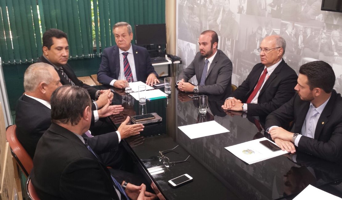Bancada federal discute efeitos da estiagem em Alagoas com o presidente da Asplana