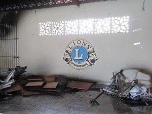 Indivíduos arrombam e ateiam fogo em Clube do Lions de Teotônio Vilela