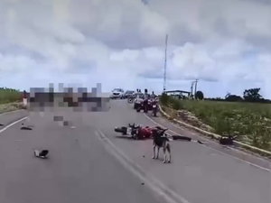 Colisão entre Hilux e motocicleta deixa dois feridos em Teotônio Vilela