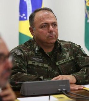 Eduardo Pazuello assume Saúde interinamente após saída de Teich