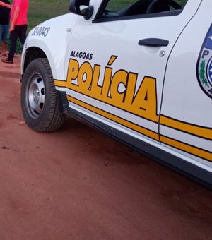 [Vídeo] Motorista morre após perder o controle da direção, capotar e cair em córrego na zona rural de Arapiraca
