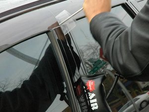 Veículo é arrombado em estacionamento de Supermercado em Arapiraca