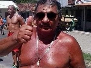 Idoso é assassinado com facada no pescoço dentro de casa em Maceió