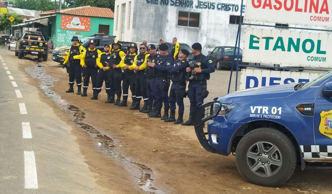 SMTT e Guarda Civil Municipal realiza blitz no Bairro Palmeira de Fora na manhã desta quinta (19)
