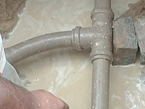 Moradores do povoado Bananeiras estão há 3 dias sem água devido a vazamento