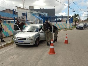Polícia Militar reforça policiamento na região do Clima Bom, em Maceió
