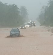 Chuvas causam alagamentos em Japaratinga