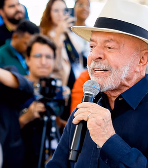46% concordam com Lula e dizem que tarifas de Trump são retaliação ao PIX