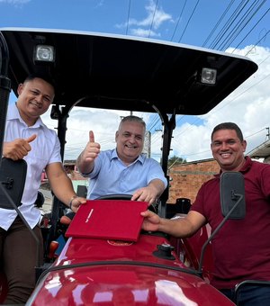 Em Joaquim Gomes, Alfredo Gaspar realiza entregas e destina R$ 514 mil ao município