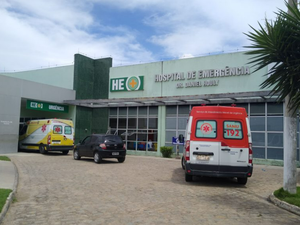 Colisão entre carro e moto deixa dois homens gravemente feridos em Arapiraca