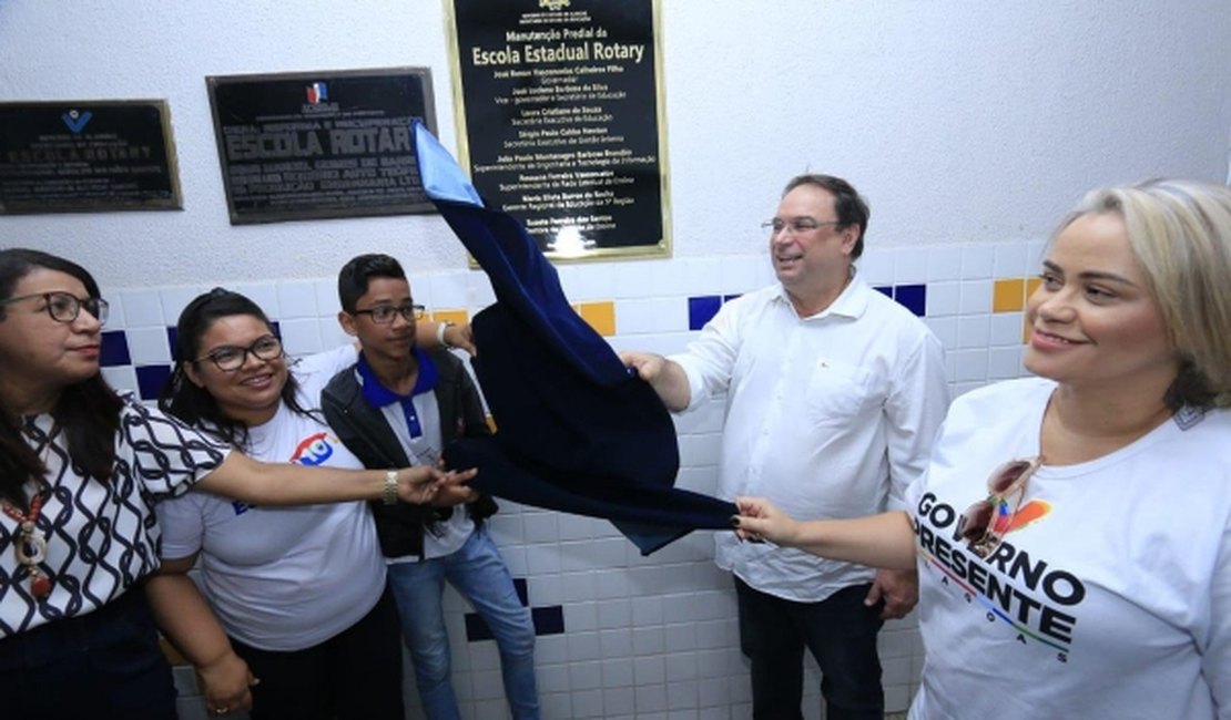 Escola Estadual Rotary é entregue reformada em Arapiraca
