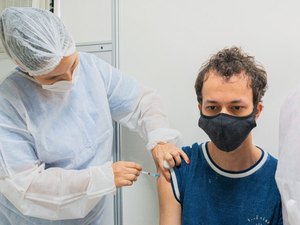 Arapiraquenses com 21 anos ou mais podem se vacinar contra a Covid neste final de semana
