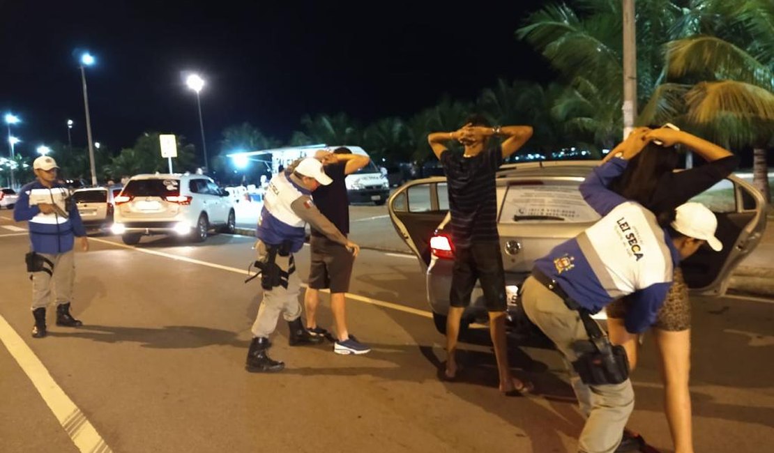 Blitzes da Lei Seca prendem dois motoristas embriagados em Maceió