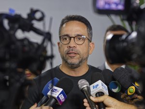 Governador Paulo Dantas recebe representantes de clubes alagoanos para fechar patrocínio