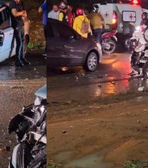 Colisão entre dois carros é registrada nas proximidades da Ufal, em Arapiraca