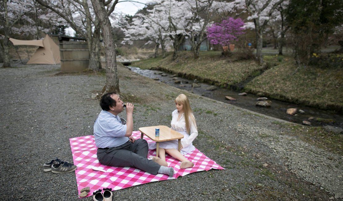 Japoneses perdem esposas e encontram o amor em bonecas de silicone