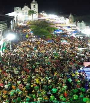 Carnaval em Penedo começa com frevo, desfiles e apresentação de orquestras