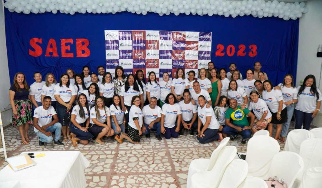 Secretaria de Educação de Porto Calvo reúne professores para traçar metas para prova do SAEB