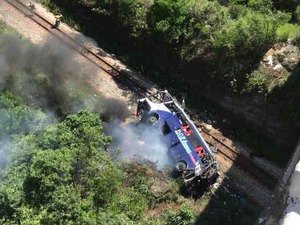 11 passageiros do ônibus que saiu de Mata Grande, em Alagoas, continuam internados