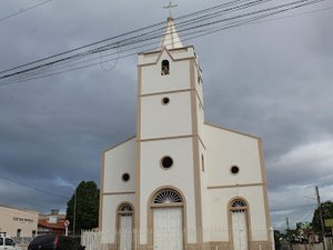 Homens tentam matar vítima com facão no Bairro São Cristovão em Palmeira na noite deste domingo (21)