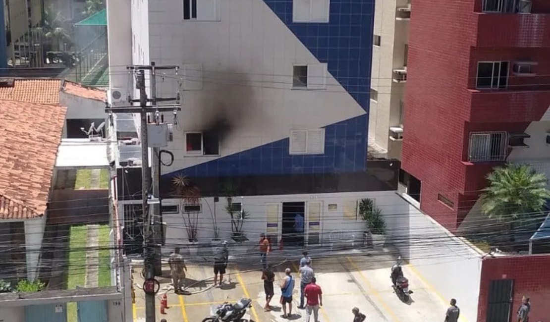 Incêndio em hotel na Jatiúca mobiliza Corpo de Bombeiros