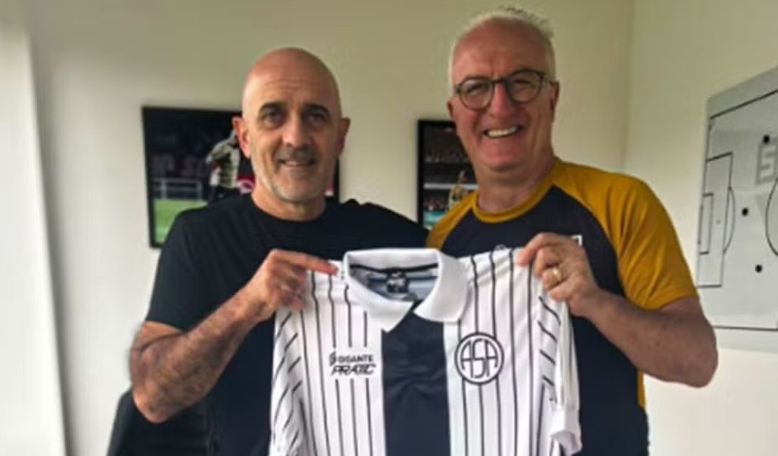 Itamar Schulle  visita o CT do São Paulo e é recebido por Dorival Júnior