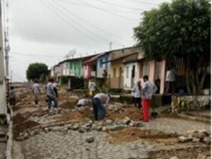 Casal substitui 156 ramais residenciais em Paulo Jacinto