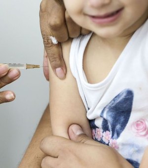 Dia D de vacinação contra o sarampo mobiliza 42 mil postos