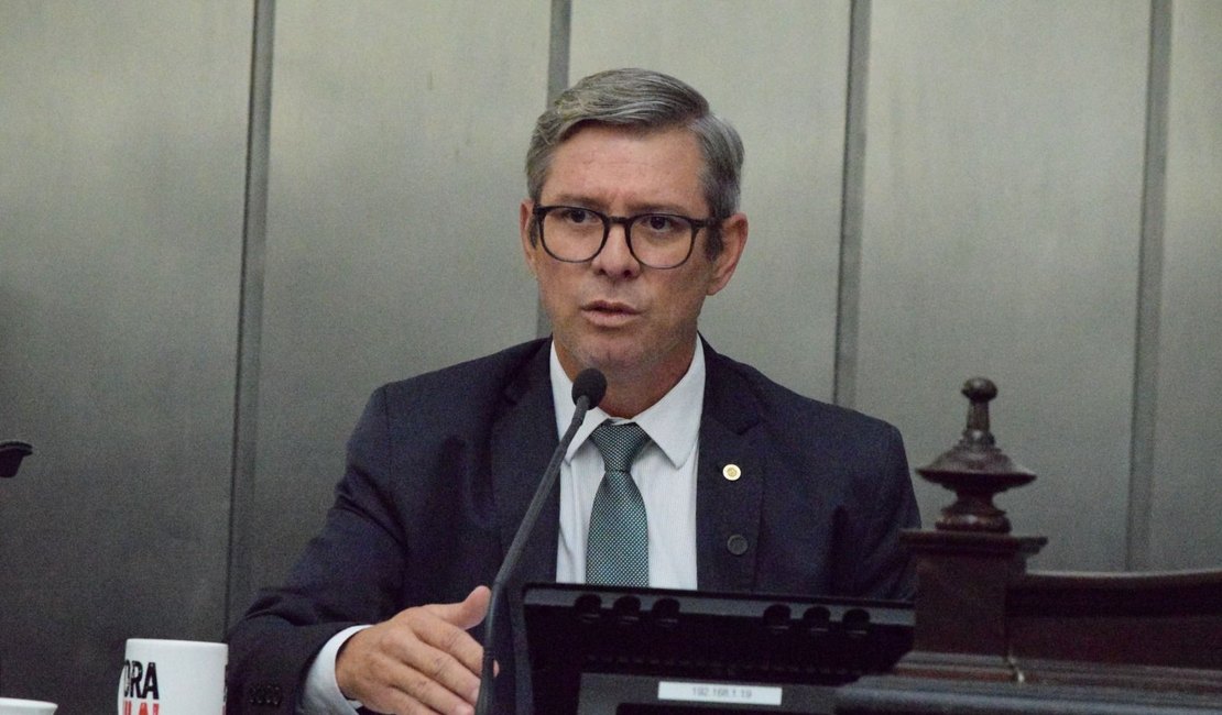 Deputado alagoano comemora captura de Maduro com dança nos EUA