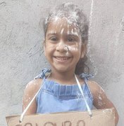 Criança de 6 anos comemora aprovação em concurso