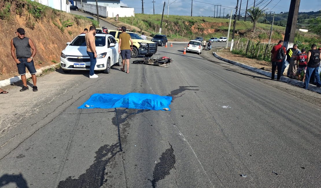 Colisão entre carro e moto deixa homem morto na AL-210 em Rio Largo