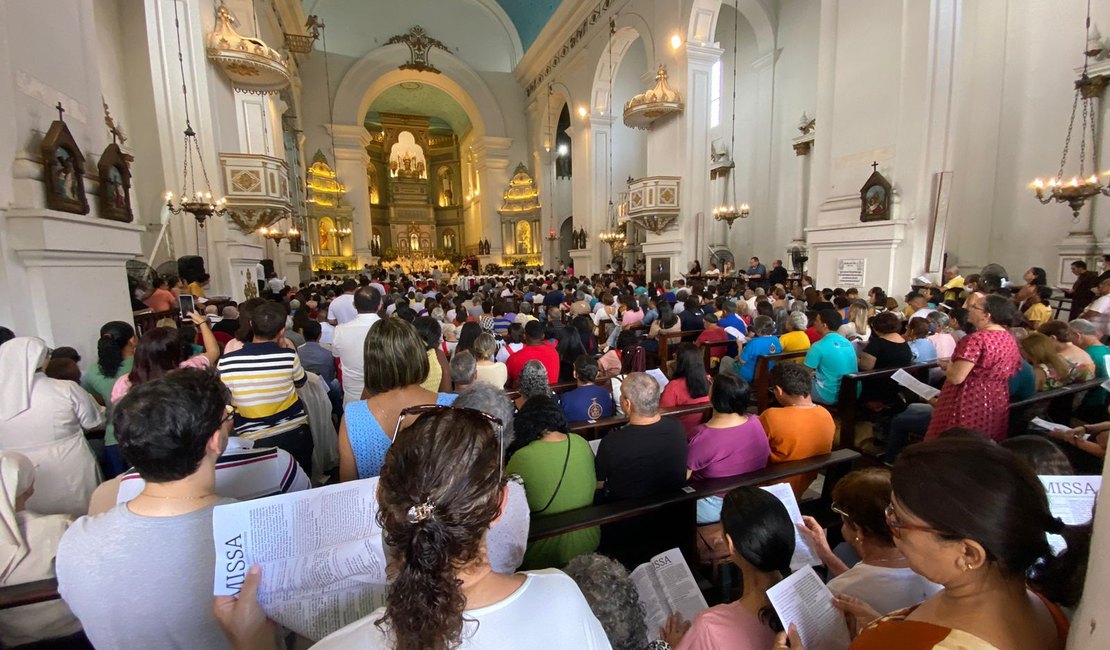 Missa Solene de Nossa Senhora dos Prazeres reúne clero e fiéis na Catedral