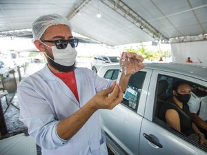 Maceió amplia vacinação para faixa dos 37 a 39 anos; confira datas