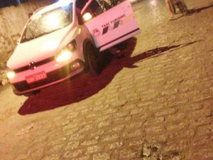 Após morte, taxistas realizam protesto em Maceió