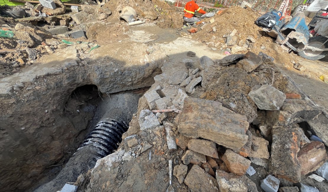 Infraestrutura executa obras de recuperação de drenagem do Jacintinho