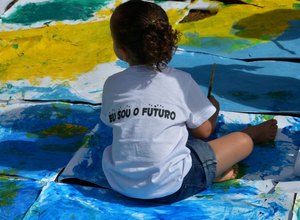 Pais e educadores discutem estratégia de ensino infantil em casa