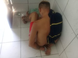 Monitorado com tornozeleira eletrônica é preso com arma e drogas