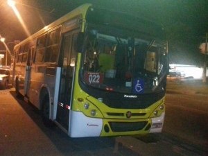 Grupo armado assalta ônibus no São Jorge, em Maceió