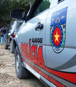 Criminosos armados roubam carro na zona rural de Arapiraca