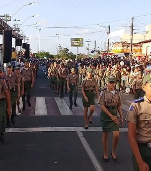 Arapiraquenses se reúnem para desfile cívico da Emancipação Política