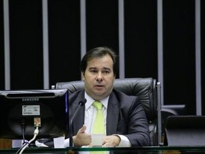 'É quase unanimidade”, diz Maia sobre decisão de adiar eleições 2020