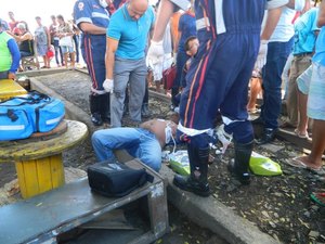 [Vídeo] Homem morre após sofrer infarto enquanto bebia com amigos