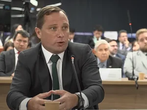 PF sugere inclusão de Cid e parentes em programa de testemunhas ameaçadas