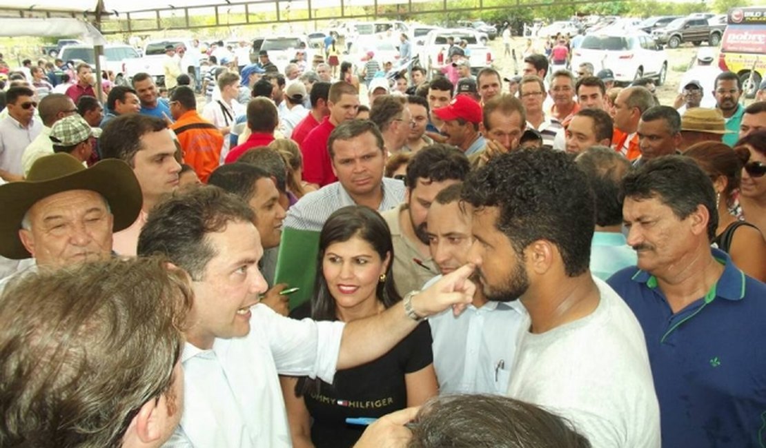 Em Santana do Ipanema, Prefeito não aparece durante visita do governador nesta Terça-feira