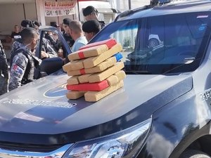 Homem é preso com tabletes de maconha após bater carro durante perseguição policial