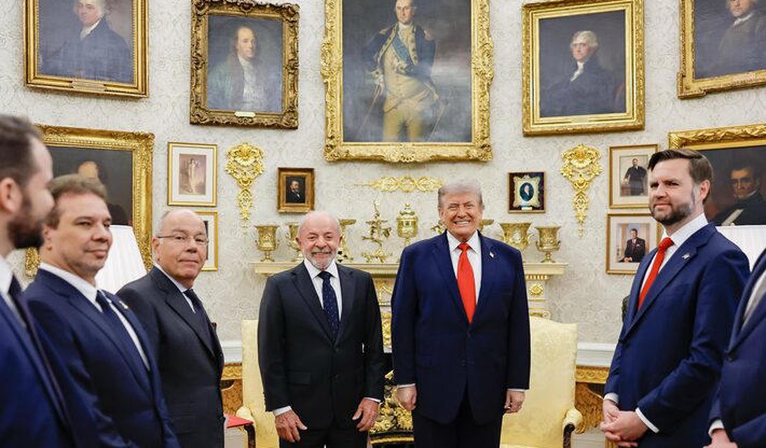 Lula acerta com Trump mais 30 dias para tentar acordo e evitar novo tarifaço