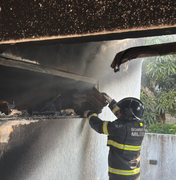 Incêndio atinge residência localizada no bairro Itapoã, em Arapiraca