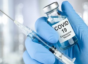 Eficácia da CoronaVac diminui com a idade, e uma única dose não basta