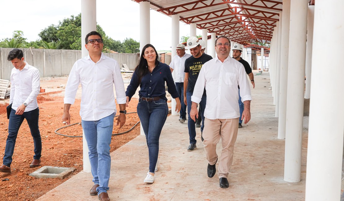 Prefeito Luciano visita obras da 15 ª escola de tempo integral de Arapiraca