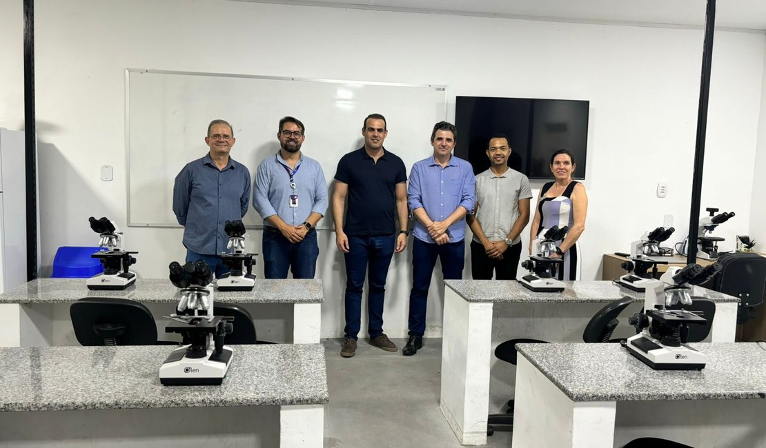 Uneal inaugura quatro novos laboratórios no Campus II em Santana do Ipanema